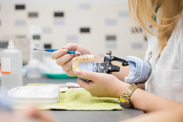 Cosmetic Implants Market by Material (Metals, Ceramics, Polymers, and Biomaterials), by Application (Dental Implants, Facial Implants, Breast Implants and Others), by End User (Hospitals, Cosmetic Clinics, and Others) – Global Outlook & Forecast 2022-2030