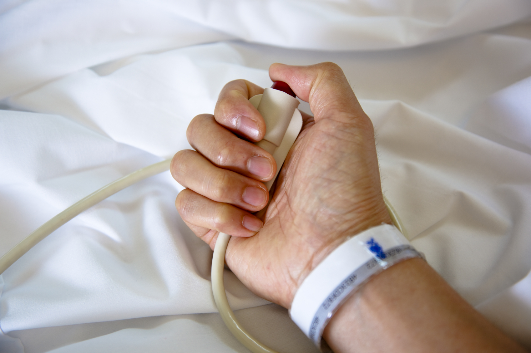 Analgesic Infusion Pumps Market by Product (Patient-Controlled Analgesia Pump and Intrathecal Pump), by Application (Post-Surgical Application, Pain Management, Accidents & Trauma, Labor Pain, Cancer Patients, and Others), by End User (Hospitals, Clinics, Home Care and Others) - Global Outlook & Forecast 2022-2030