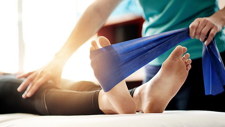 Rheumatoid Arthritis Therapeutics Market by Drug Class (Biopharmaceuticals, Pharmaceuticals), by Route of Administration (Parenteral and Oral), by End-user (Retail, Hospital Pharmacy) – Global Outlook & Forecast 2024-2032