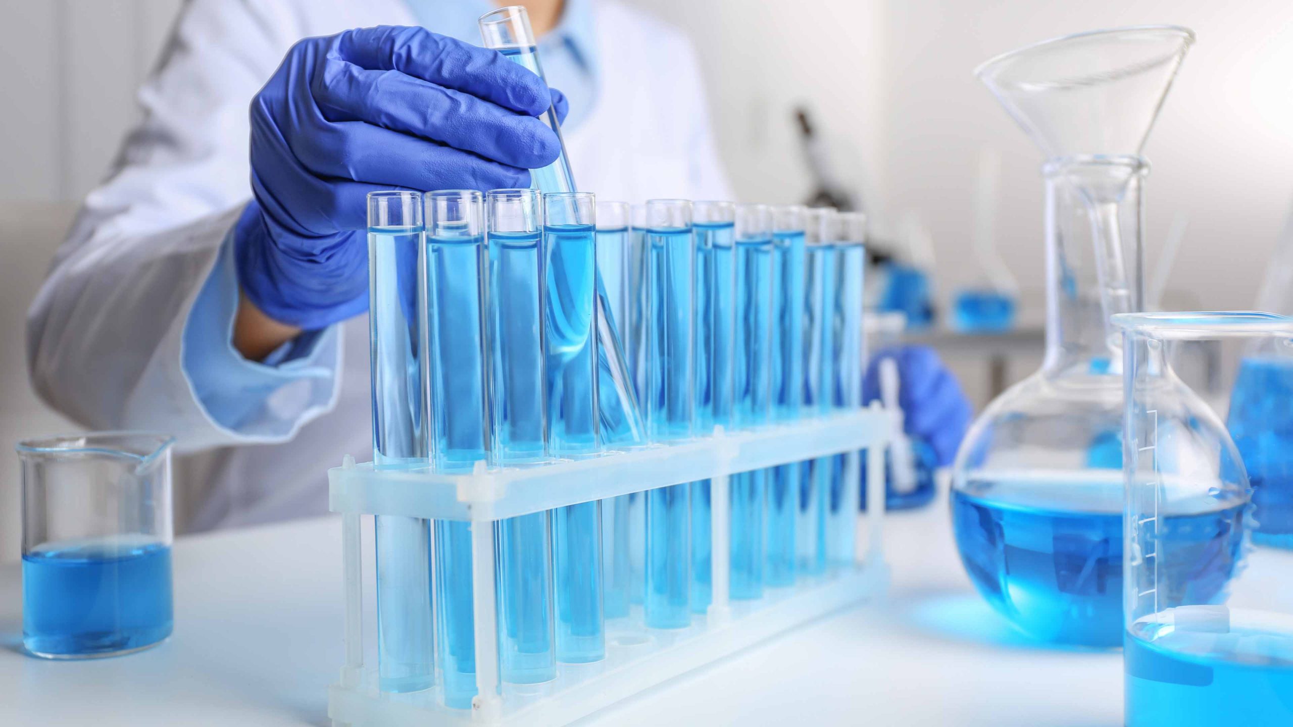 Viral Filtration Market by Product (Consumable, Instruments, and Services), by Technology (Filtration, Chromatography), by Application (Biologicals, Stem Cell Products, Medical Devices, Water Purification, Air Purification), by End User (Biopharmaceuticals and Biotechnology, Contract Research Organisation, Medical Devices Company, and Academic Institutes and Research Laboratories) – Global Outlook & Forecast 2022-2030